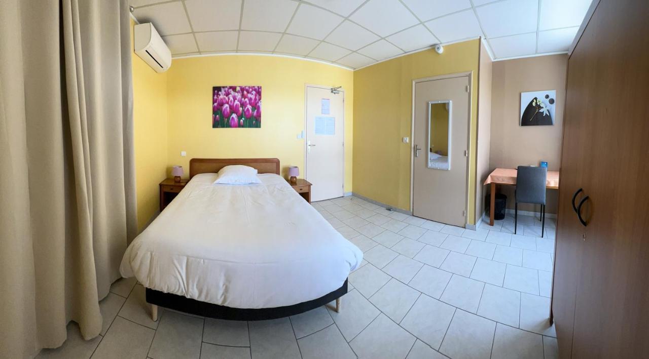 Le Petit Logis Otel Beaumont-en-Véron Dış mekan fotoğraf