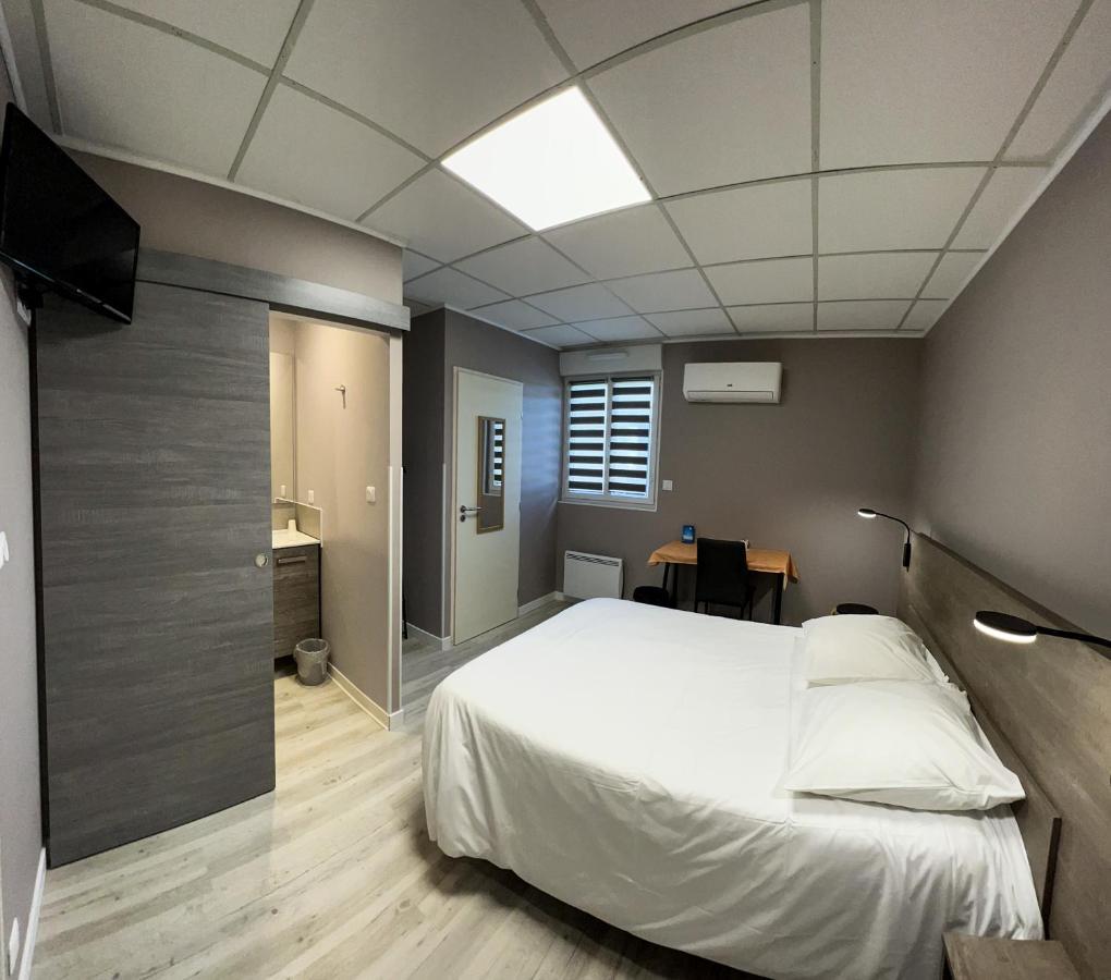 Le Petit Logis Otel Beaumont-en-Véron Dış mekan fotoğraf