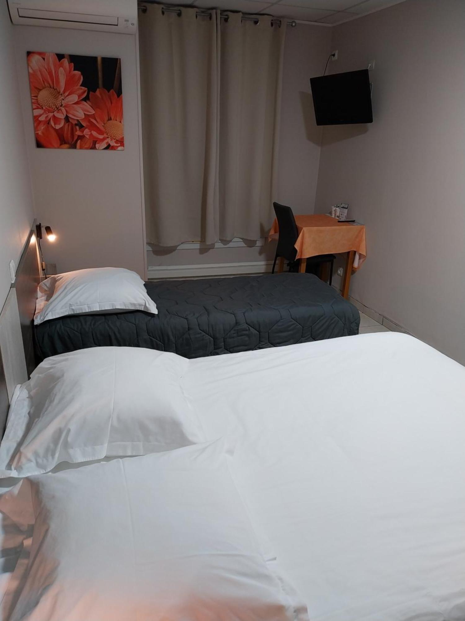 Le Petit Logis Otel Beaumont-en-Véron Dış mekan fotoğraf
