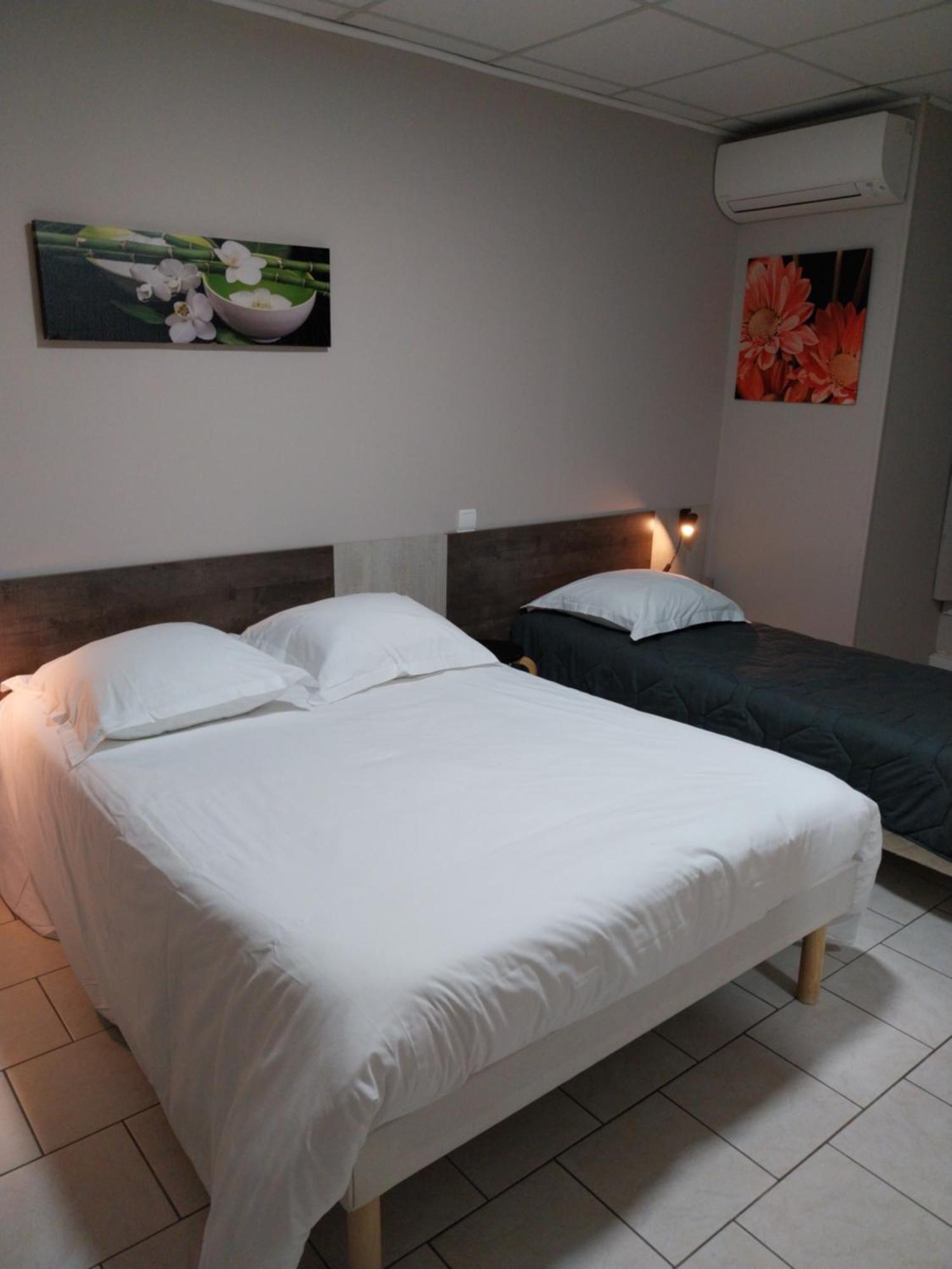 Le Petit Logis Otel Beaumont-en-Véron Dış mekan fotoğraf