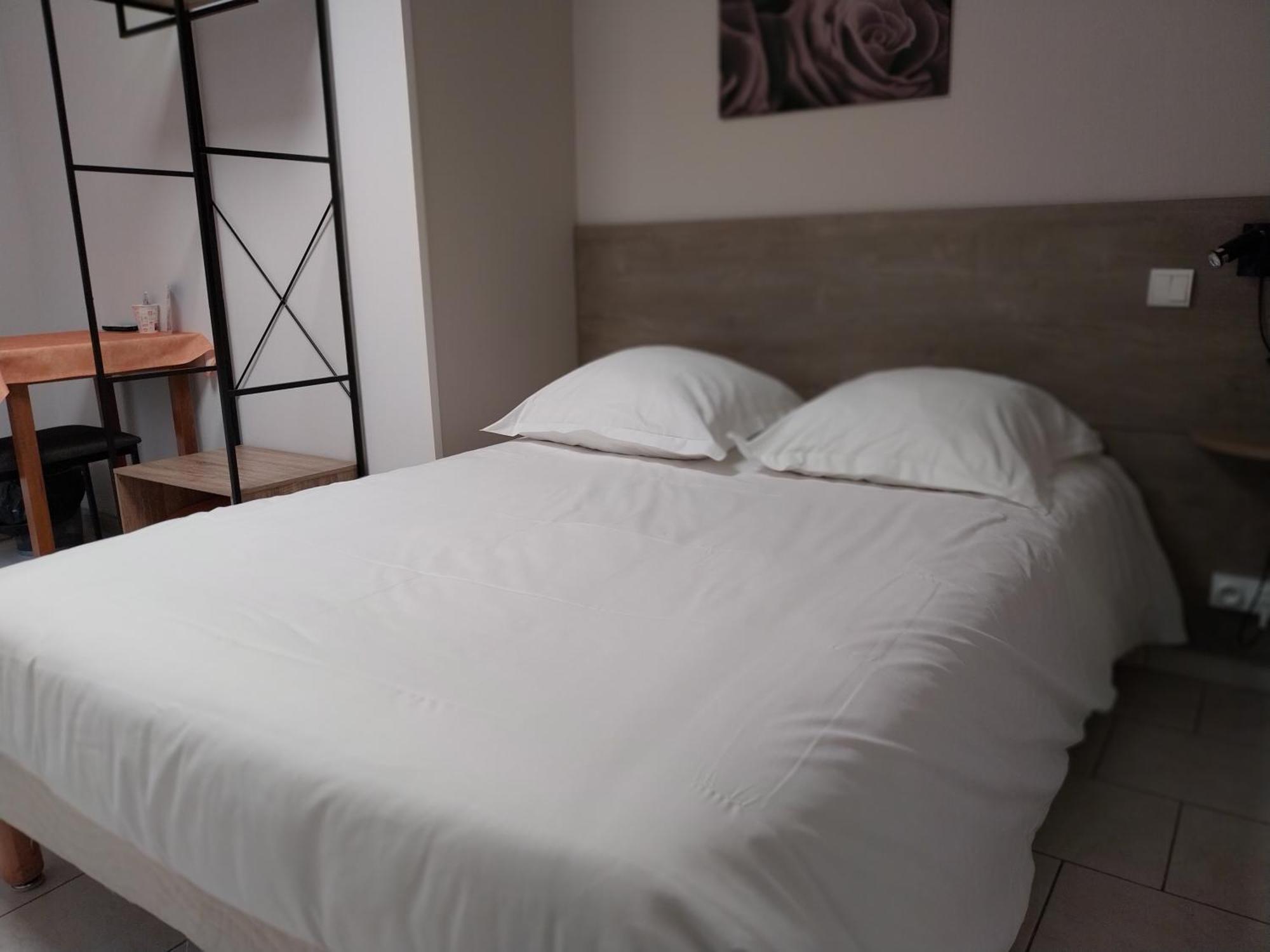 Le Petit Logis Otel Beaumont-en-Véron Dış mekan fotoğraf